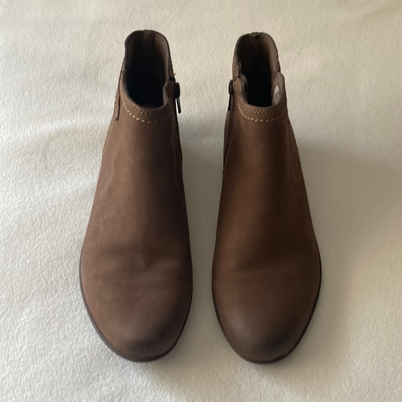 Rockport Shoes - Rockport Suede Tan Booties